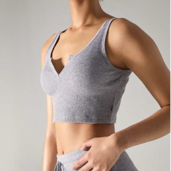ARITZIA TNA RAYNA CROPPED THERMAL - Picture 2 of 3